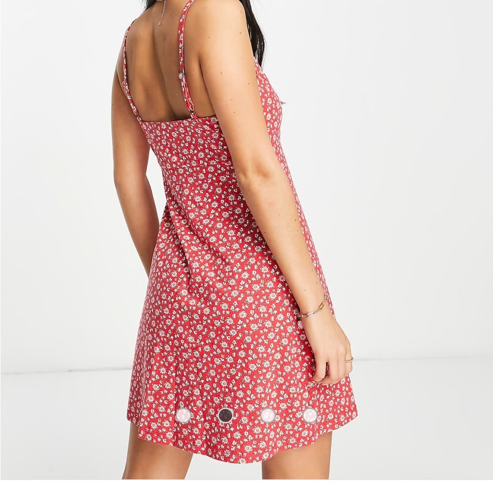 Red floral hollister cami dress in red floral - Picture 2 of 4